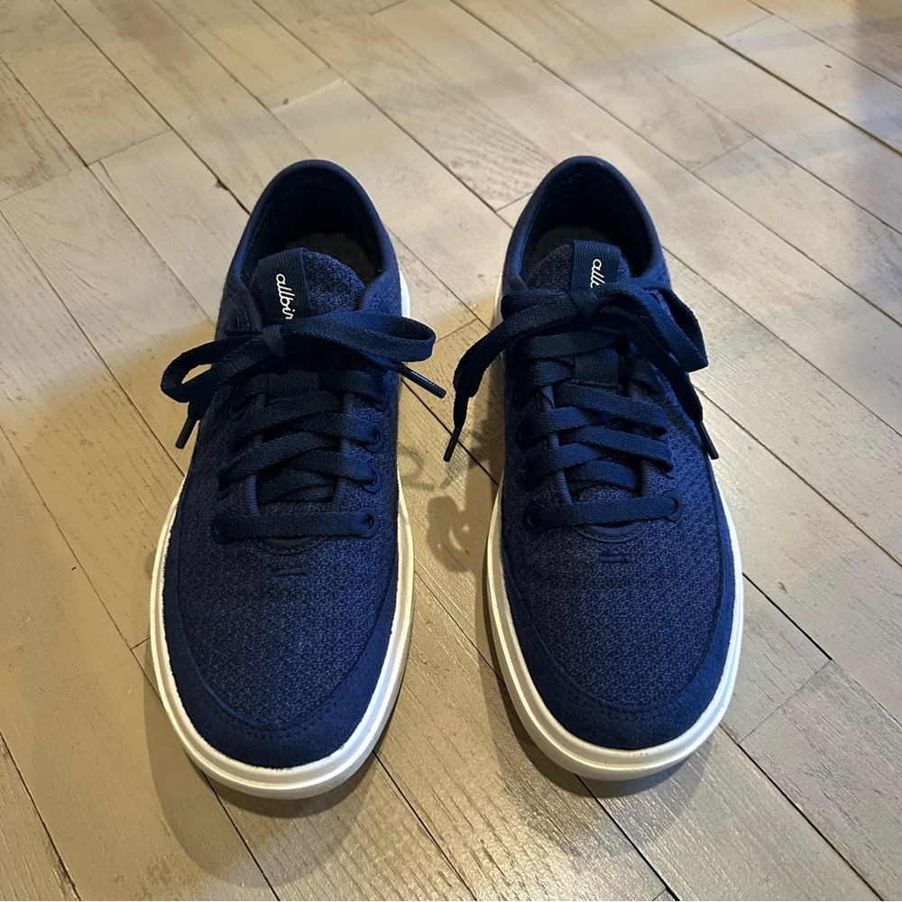 Women’s Allbirds Wool Sneakers (Size 8)
